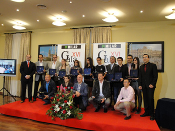 Foto de familia con los premiados en la XVI Gala del Deporte.